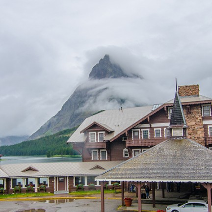 Many Glacier Lodge